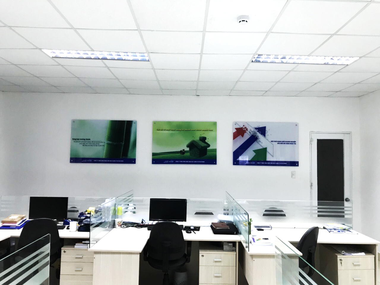 Nội thất Showroom – Văn Phòng